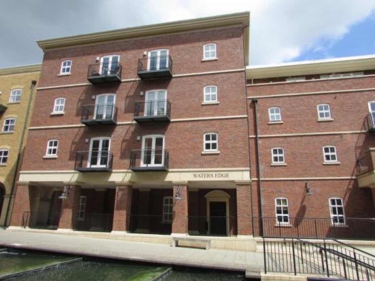 2 bedroom apartment flat/apartment Let Agreed in Solihull - Photograph 1.