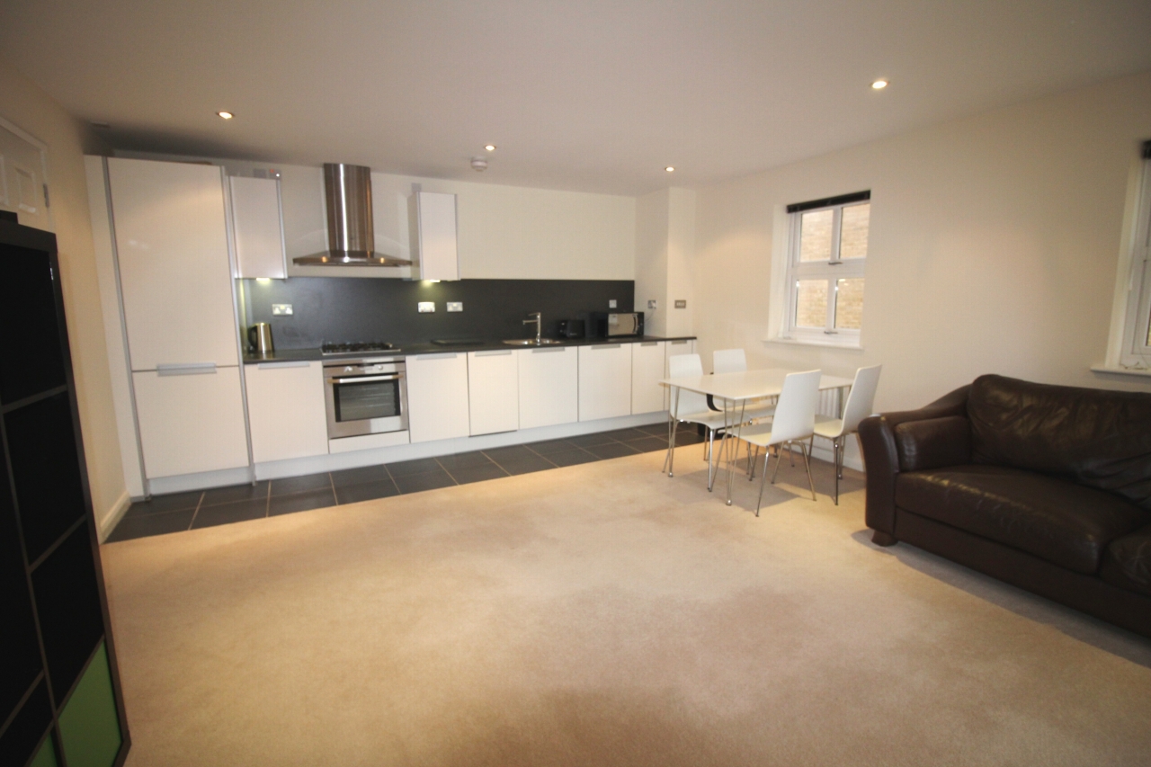2 bedroom apartment flat/apartment Let Agreed in Solihull - Photograph 3.