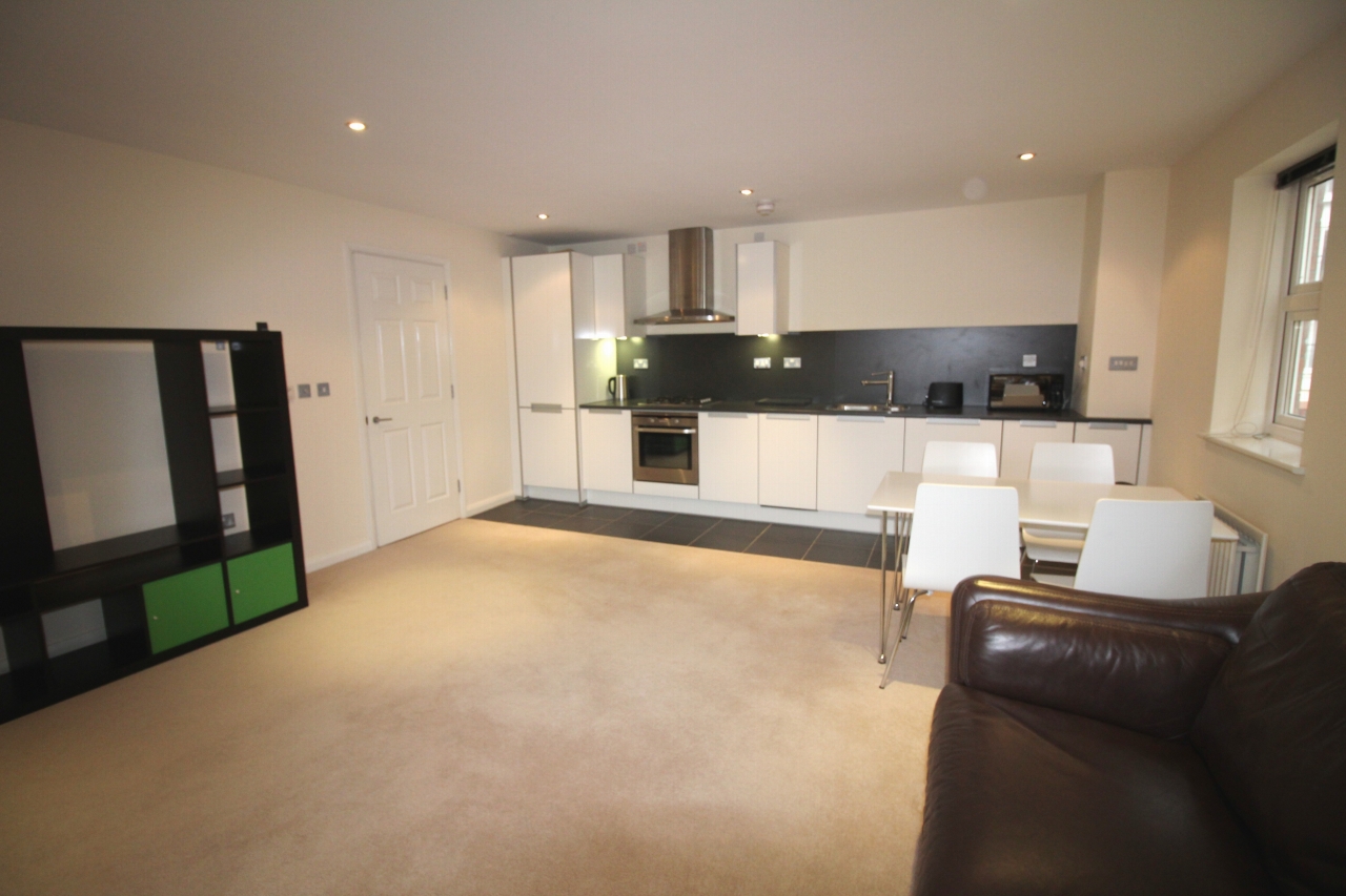 2 bedroom apartment flat/apartment Let Agreed in Solihull - Photograph 2.