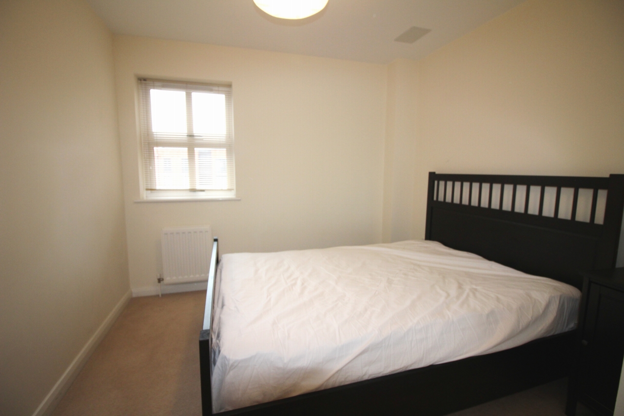2 bedroom apartment flat/apartment Let Agreed in Solihull - Photograph 6.