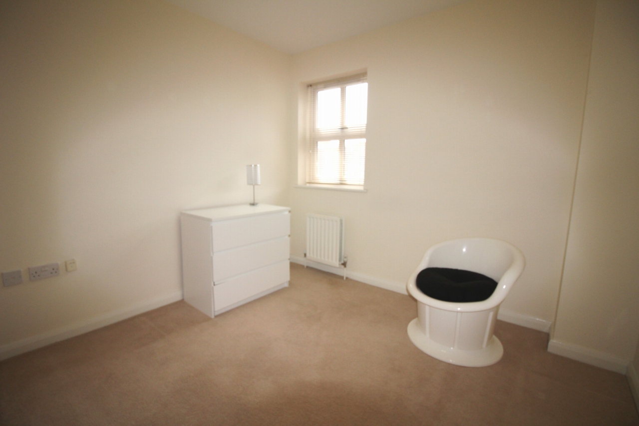 2 bedroom apartment flat/apartment Let Agreed in Solihull - Photograph 7.