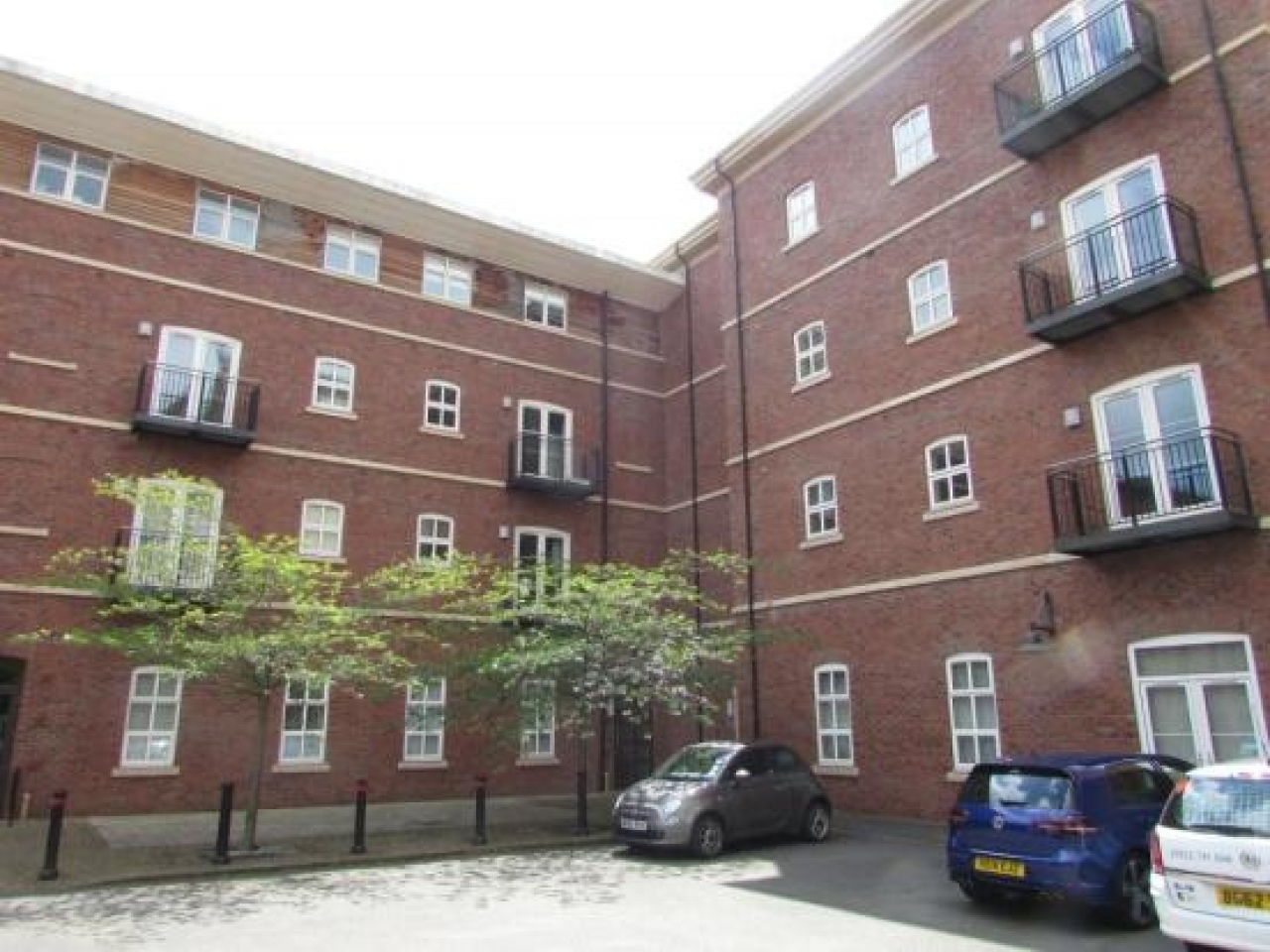 2 bedroom apartment flat/apartment Let Agreed in Solihull - Photograph 10.