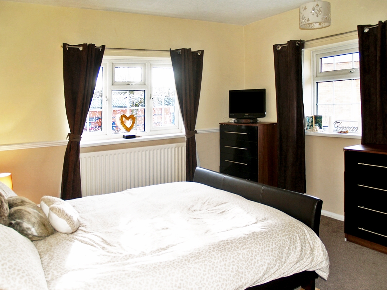 4 bedroom detached house SSTC in Solihull - photograph 11.