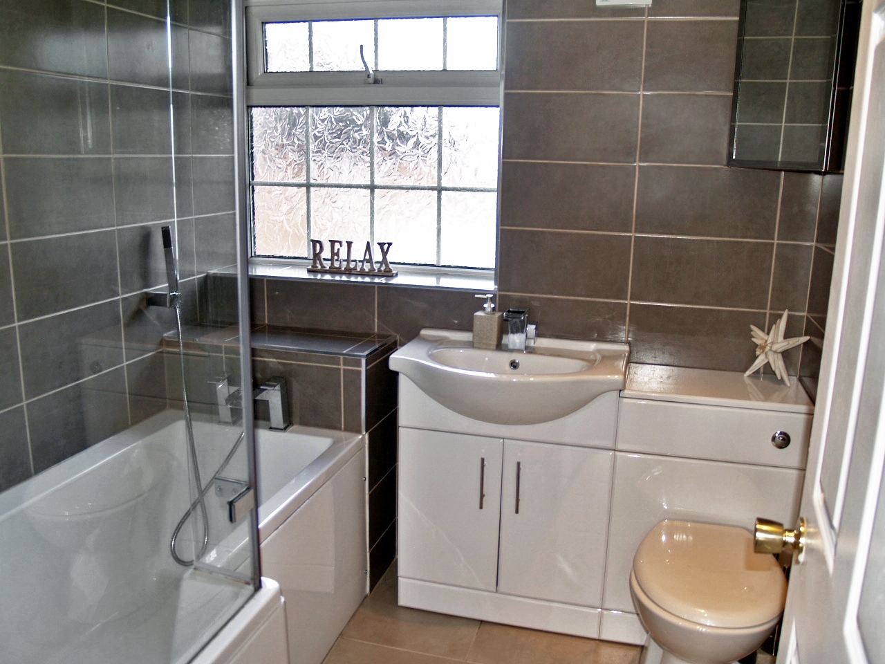 4 bedroom detached house SSTC in Solihull - photograph 13.