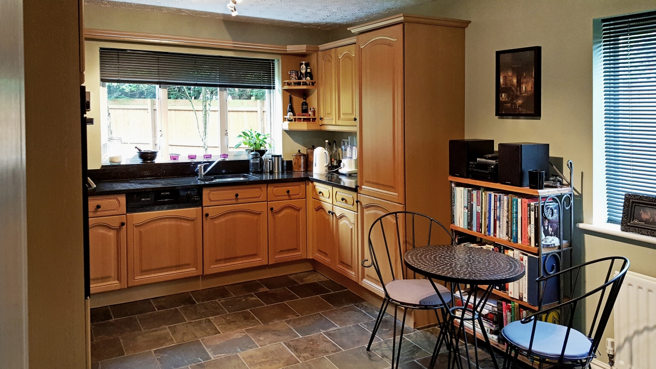 4 bedroom detached house SSTC in Solihull - photograph 2.