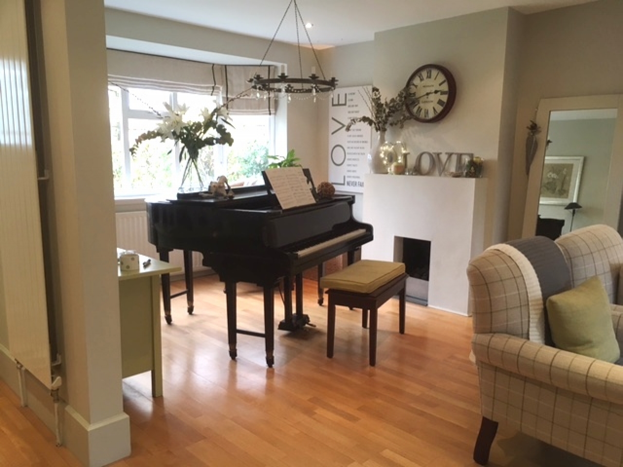 4 bedroom semi detached house SSTC in Solihull - Photograph 2.