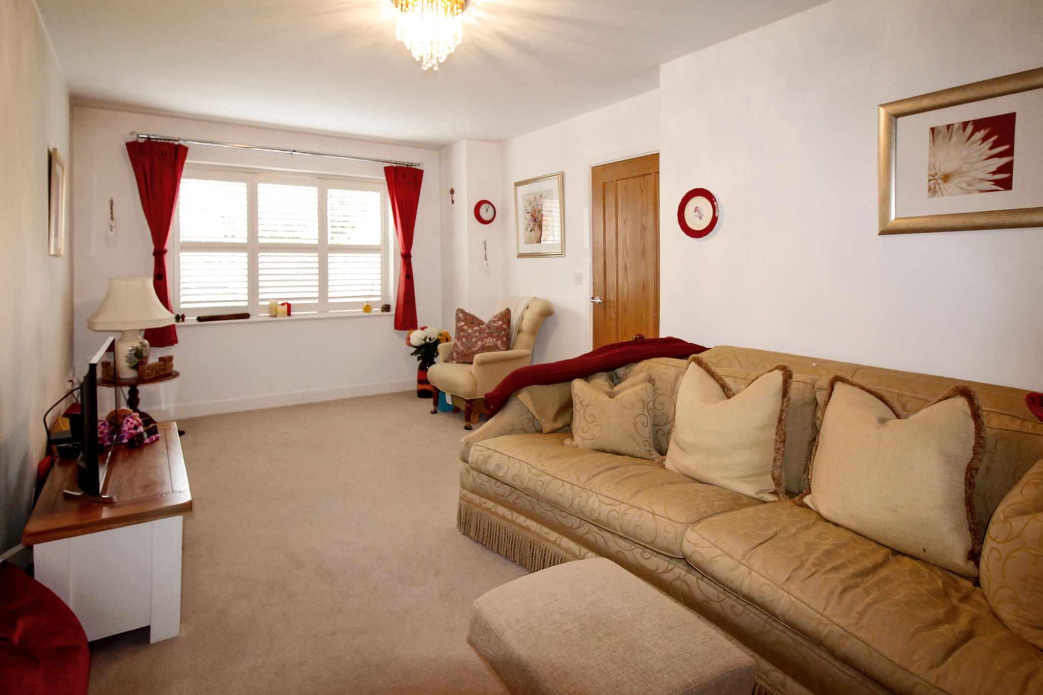 4 bedroom semi-detached house SSTC in Solihull - Photograph 5.