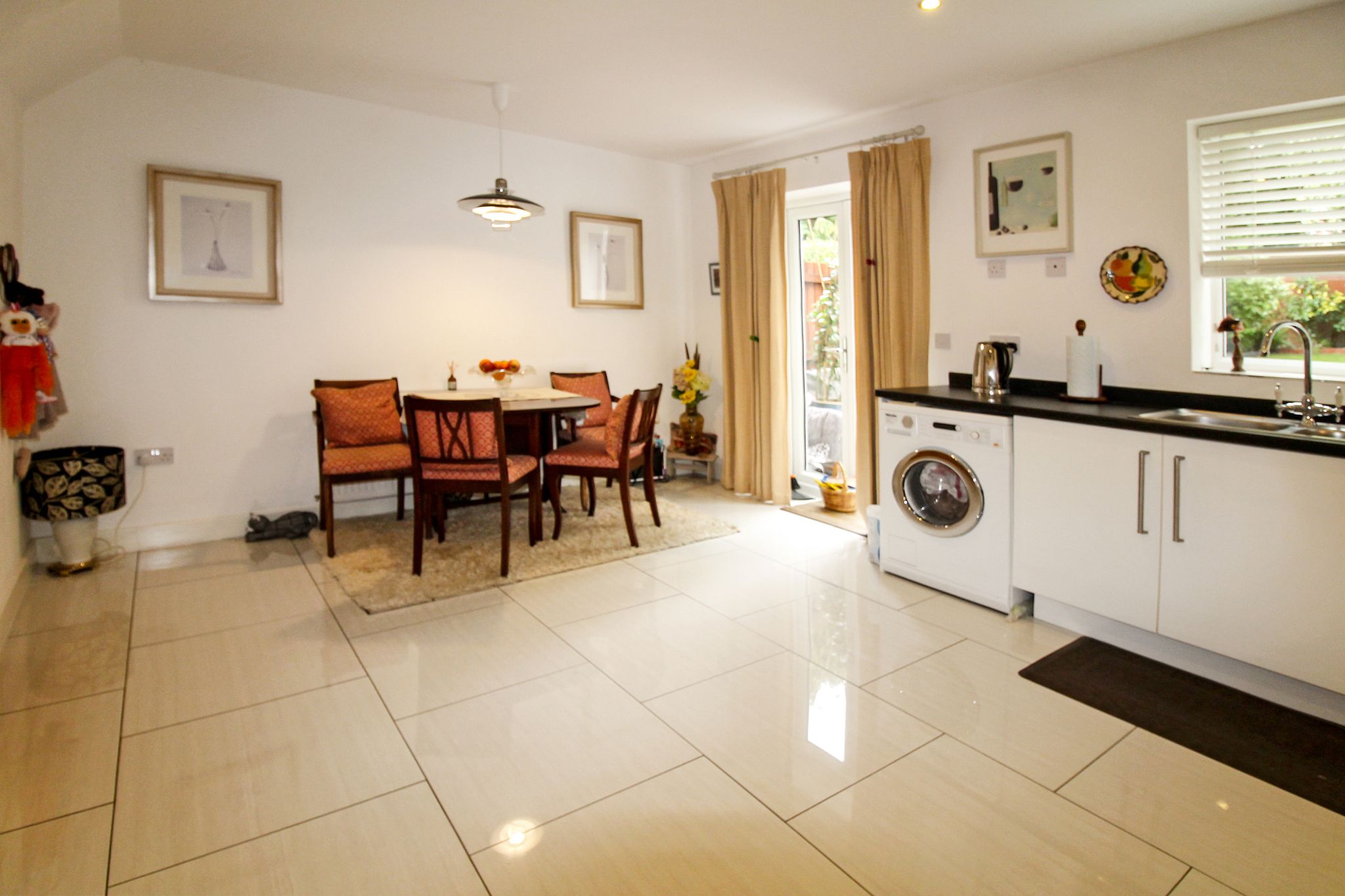 4 bedroom semi-detached house SSTC in Solihull - Photograph 4.