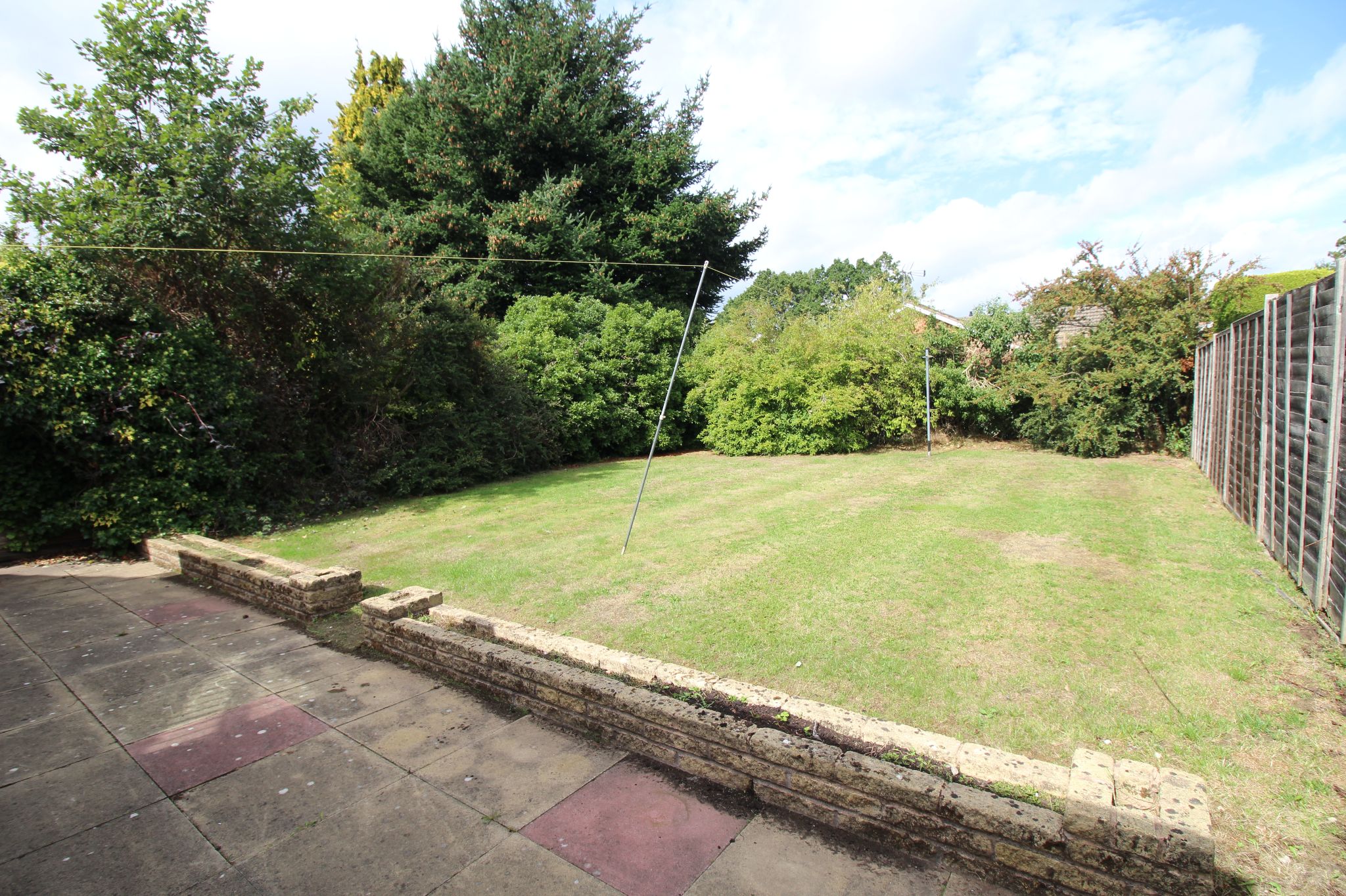 2 bedroom detached bungalow To Let in Solihull - Photograph 6.
