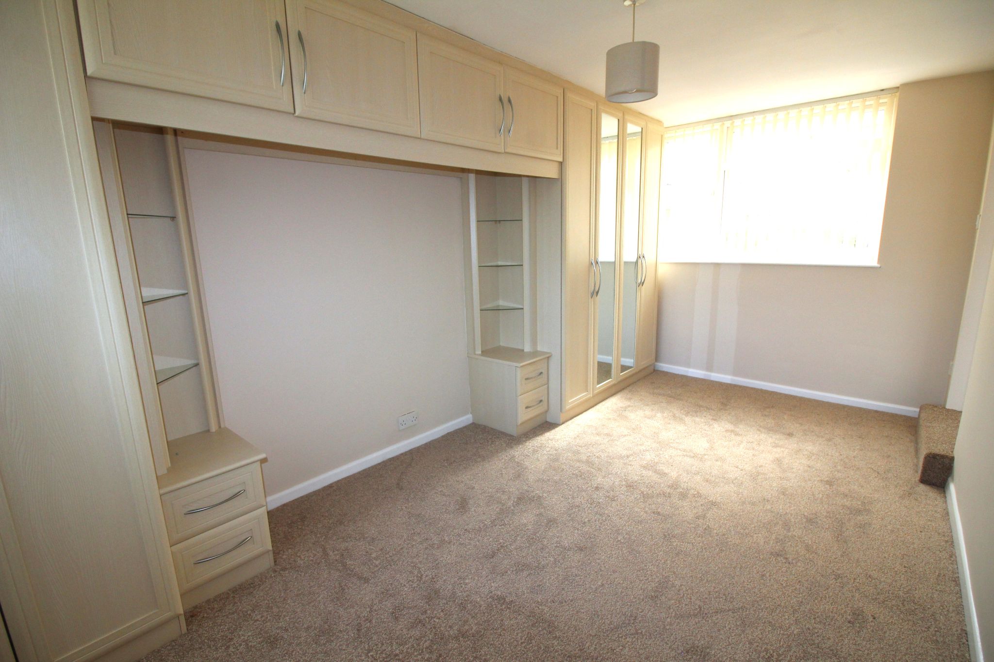 2 bedroom detached bungalow To Let in Solihull - Photograph 7.