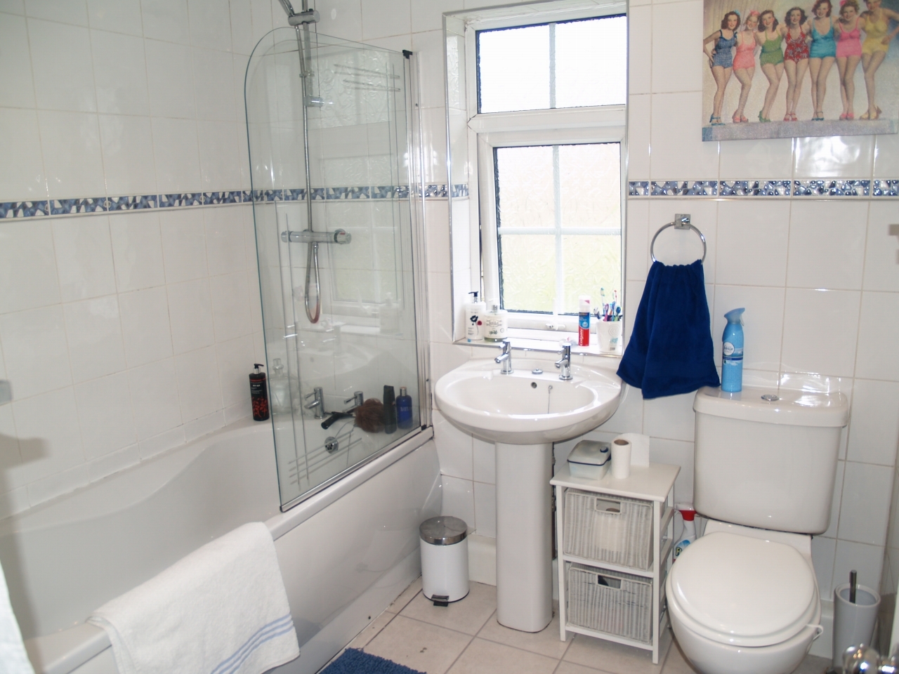 3 bedroom semi detached house Sold in Birmingham - photograph 8.