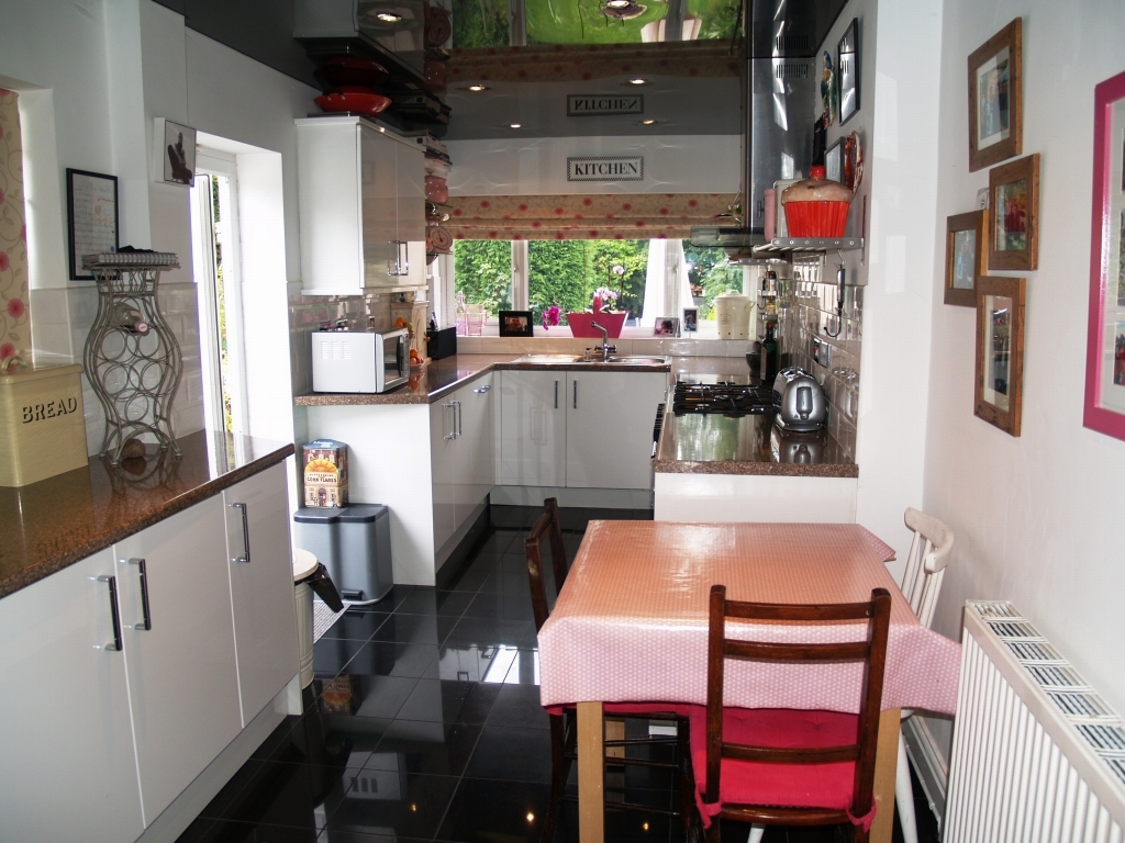 3 bedroom semi detached house Sold in Solihull - photograph 6.