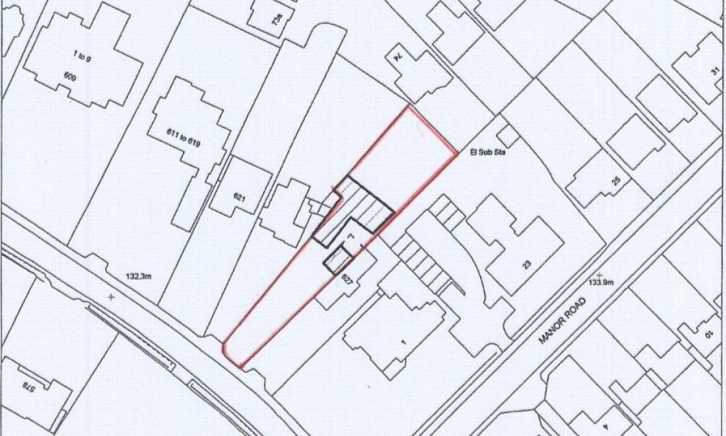 3 bedroom detached bungalow Sold in Solihull - photograph 3.