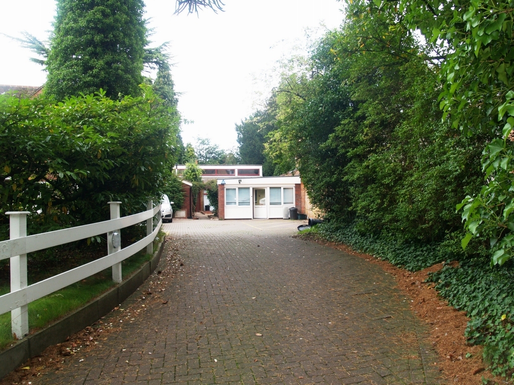3 bedroom detached bungalow Sold in Solihull - photograph 2.