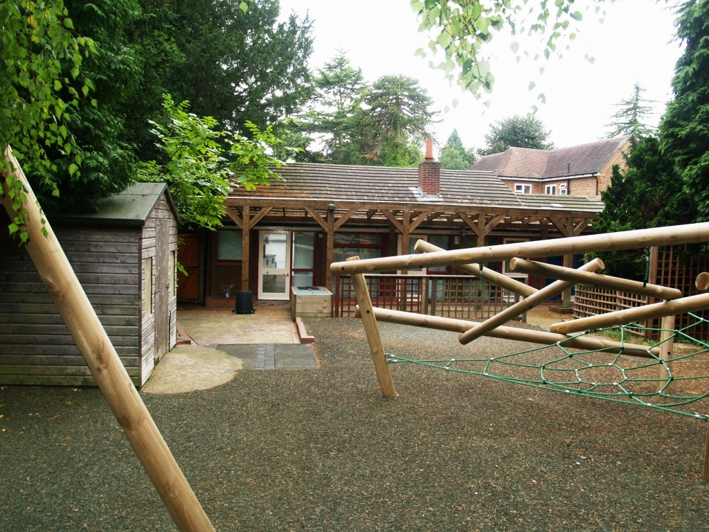 3 bedroom detached bungalow Sold in Solihull - photograph 12.