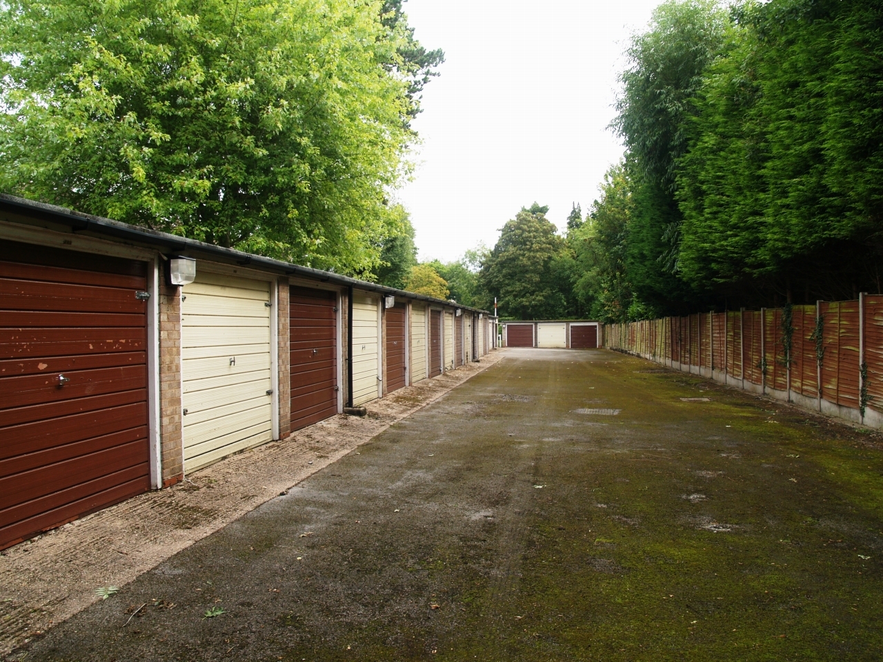 2 bedroom apartment flat/apartment SSTC in Solihull - photograph 9.