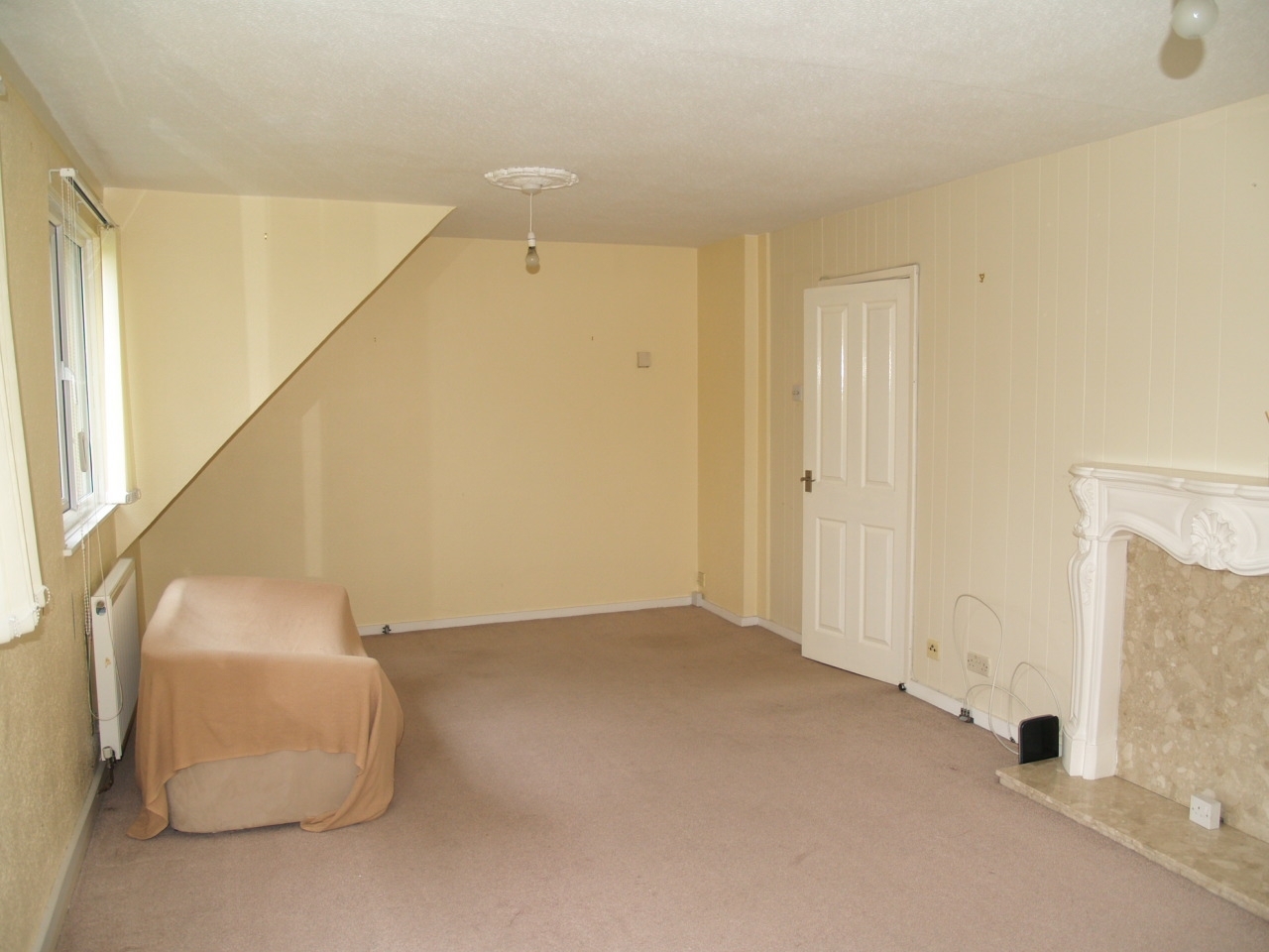 2 bedroom apartment flat/apartment SSTC in Solihull - photograph 2.