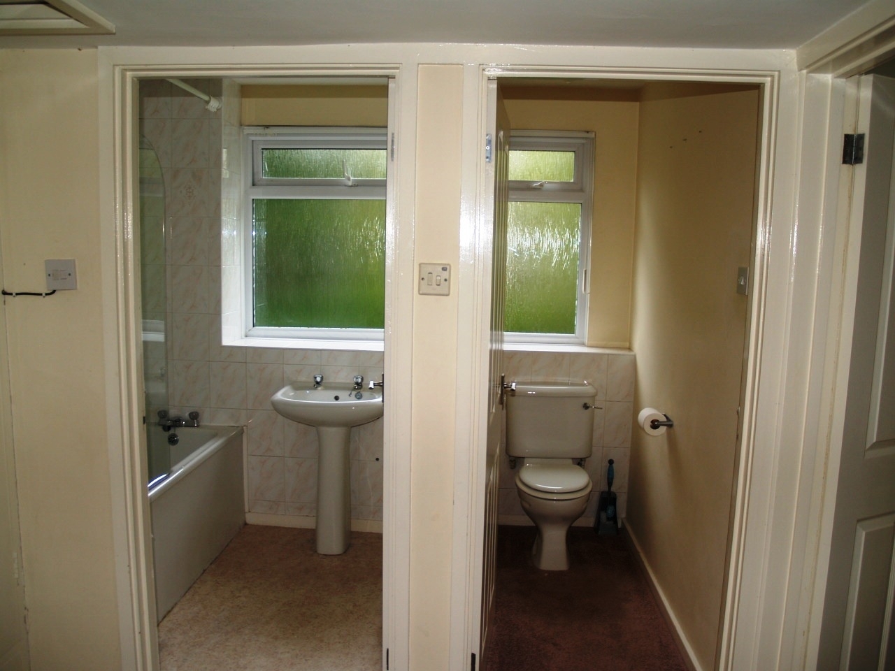 2 bedroom apartment flat/apartment SSTC in Solihull - photograph 7.