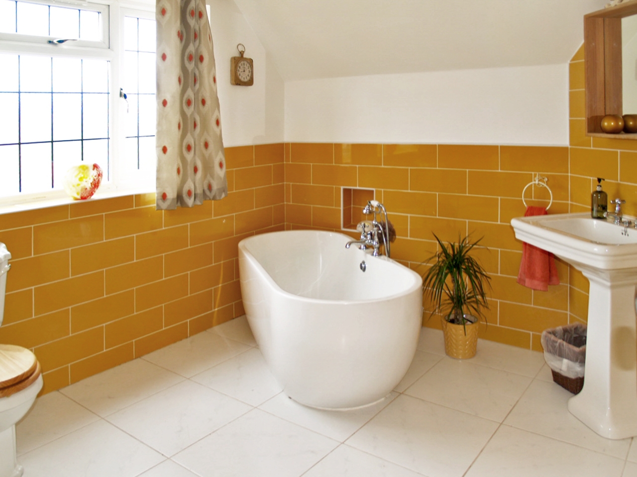 4 bedroom detached house SSTC in Solihull - photograph 15.