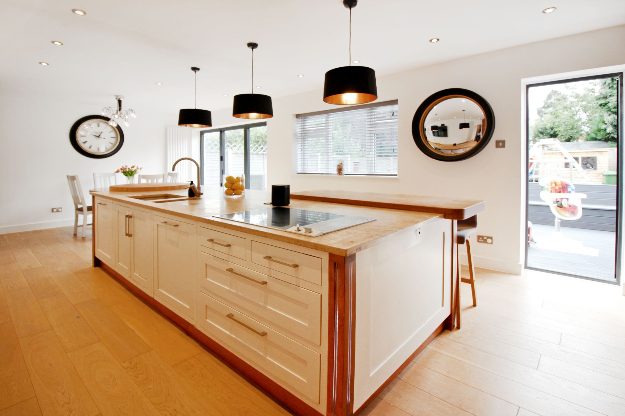 4 bedroom semi-detached house SSTC in Solihull - Photograph 2.