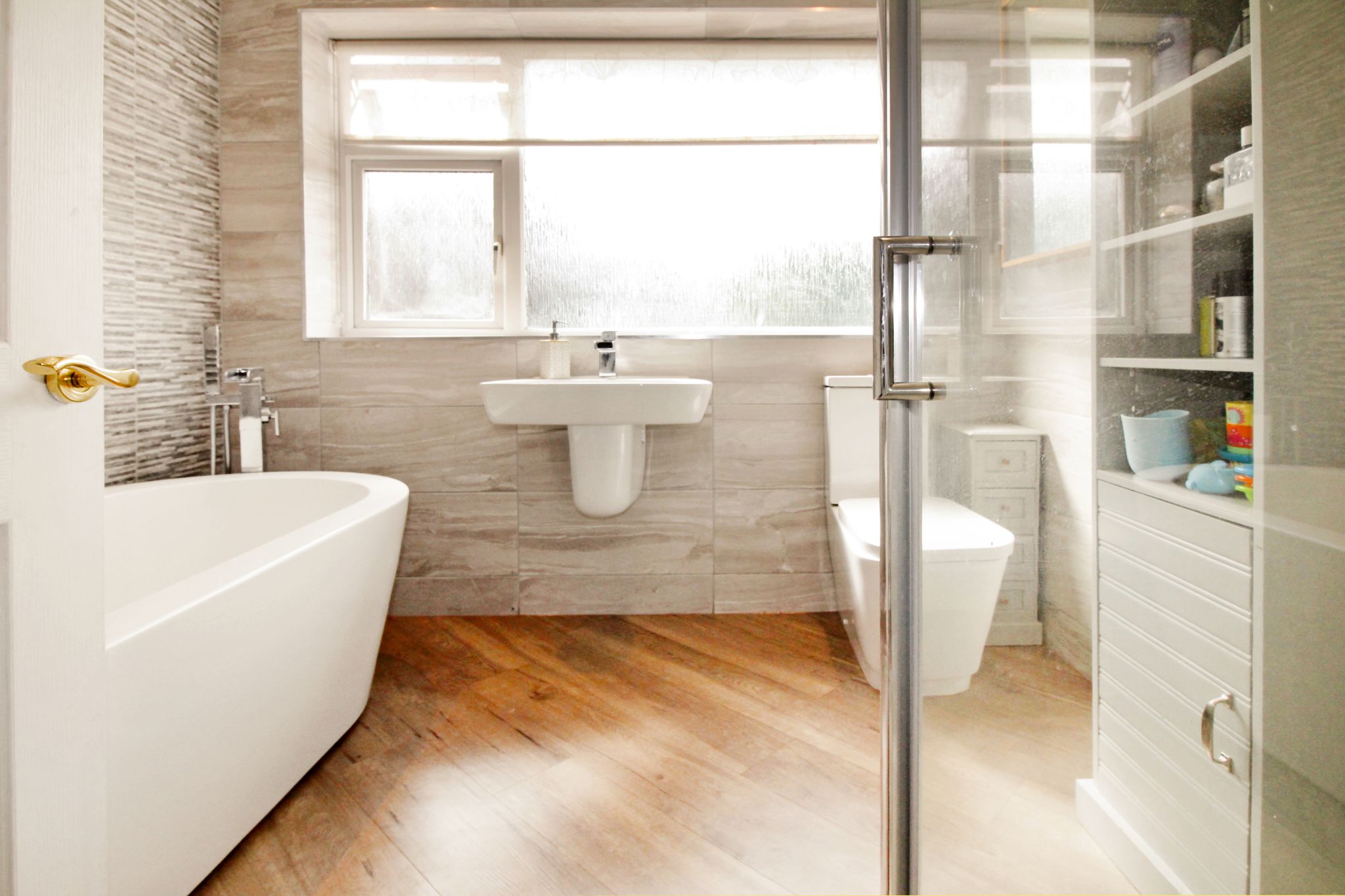 4 bedroom semi-detached house SSTC in Solihull - Photograph 10.