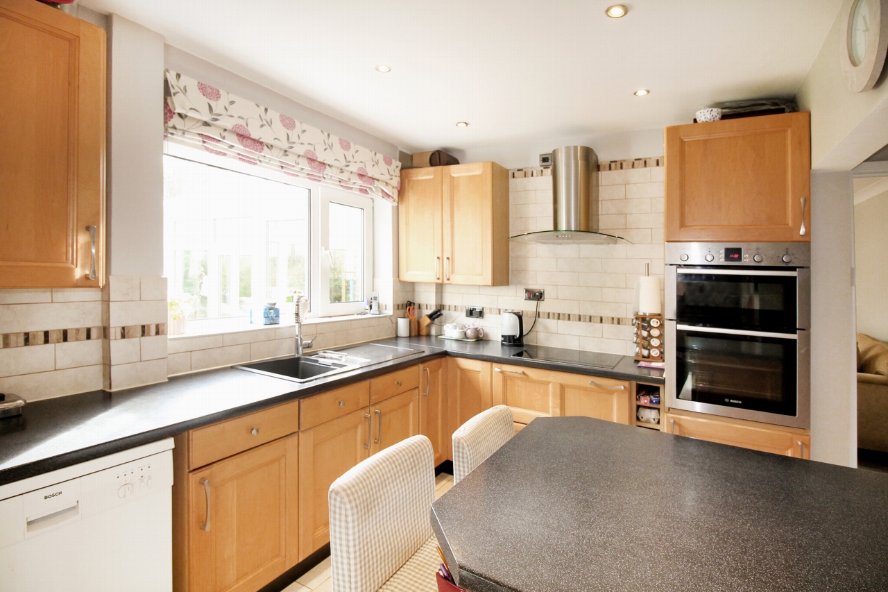 3 bedroom semi-detached house SSTC in Solihull - Photograph 4.