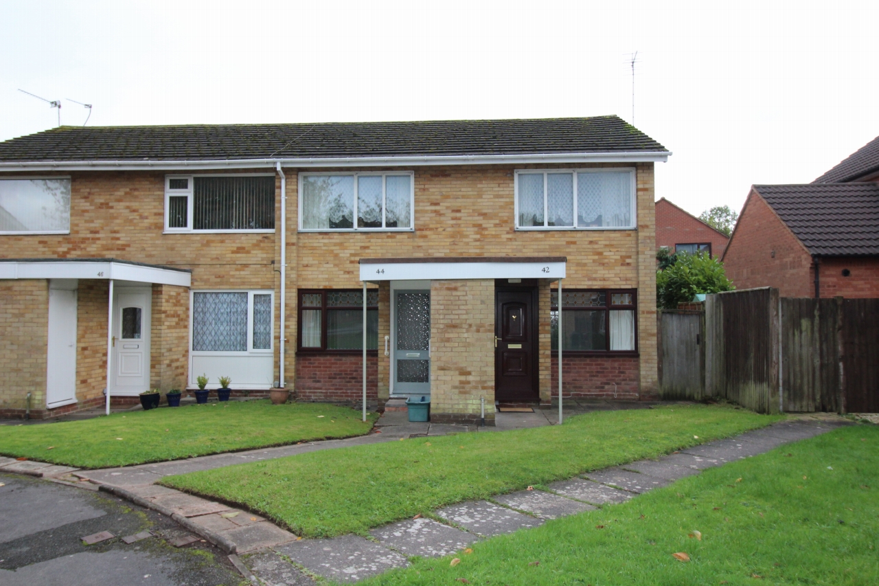 2 bedroom apartment flat/apartment SSTC in Solihull - Main Image.