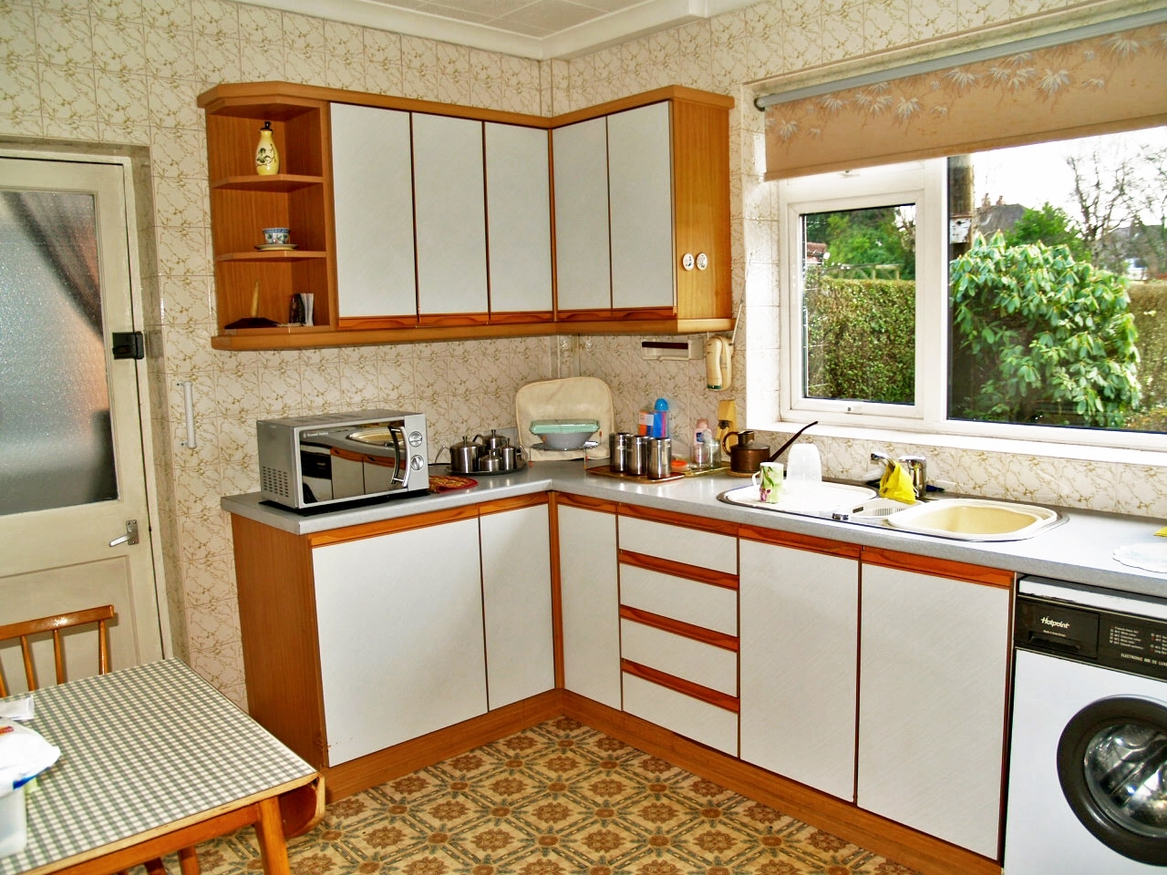 2 bedroom detached bungalow SSTC in Birmingham - photograph 6.