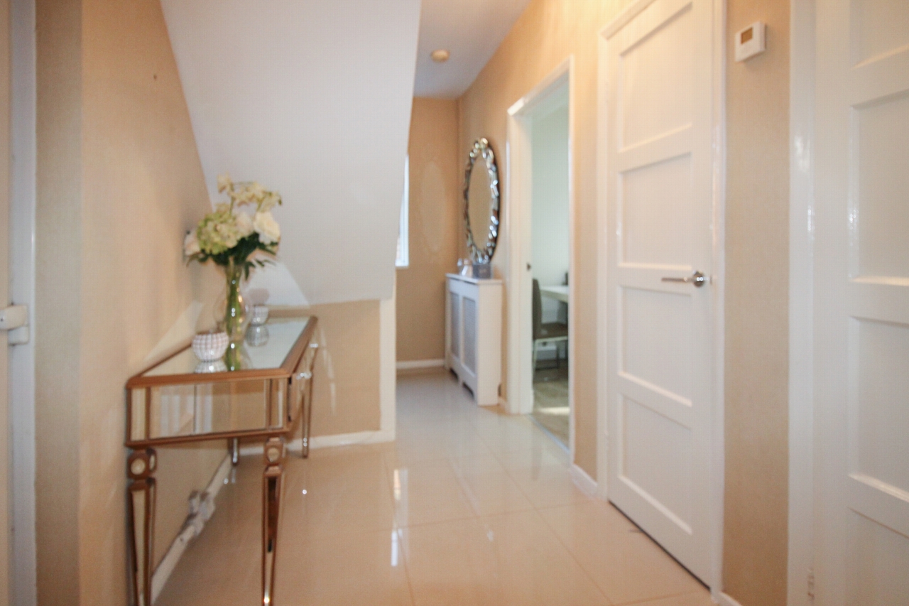 3 bedroom semi-detached house SSTC in Solihull - Photograph 2.