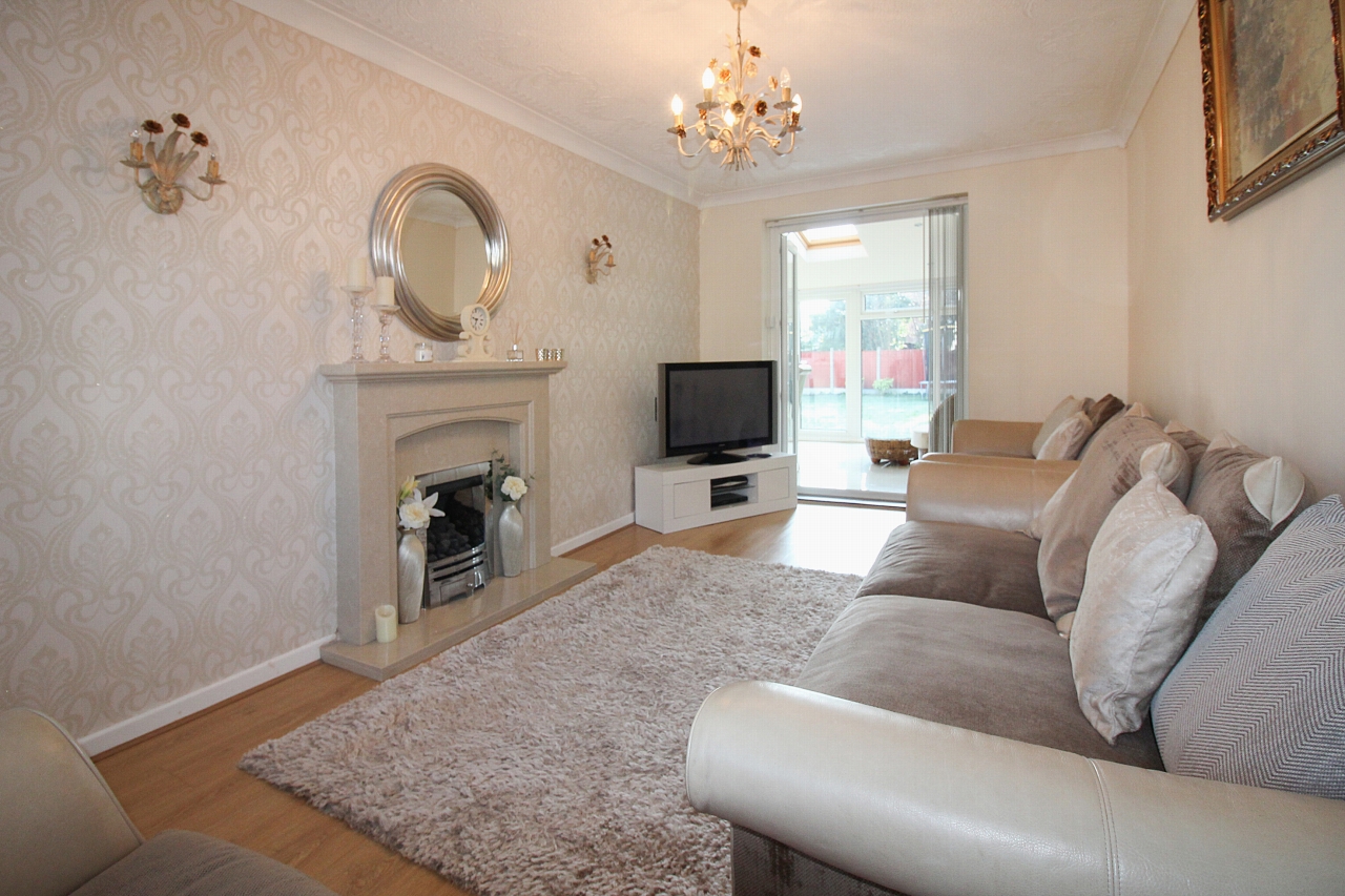 3 bedroom semi-detached house SSTC in Solihull - Photograph 3.