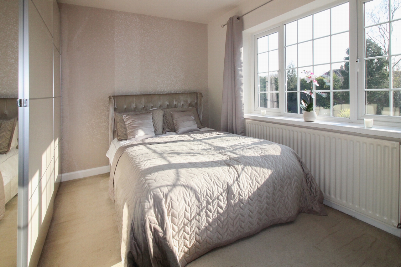 3 bedroom semi-detached house SSTC in Solihull - Photograph 7.