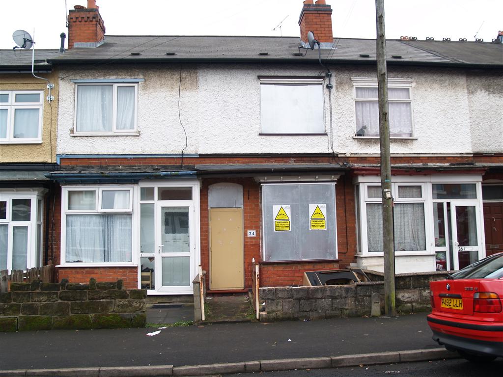 2 bedroom mid terraced house Sold in Birmingham - Main Image.