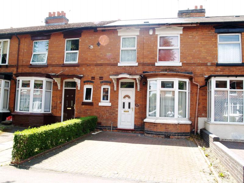 3 bedroom mid terraced house SSTC in Birmingham - Main Image.
