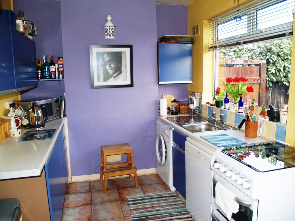 2 bedroom mid terraced house Sold in Solihull - photograph 3.