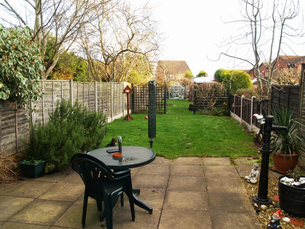 2 bedroom mid terraced house Sold in Solihull - photograph 6.