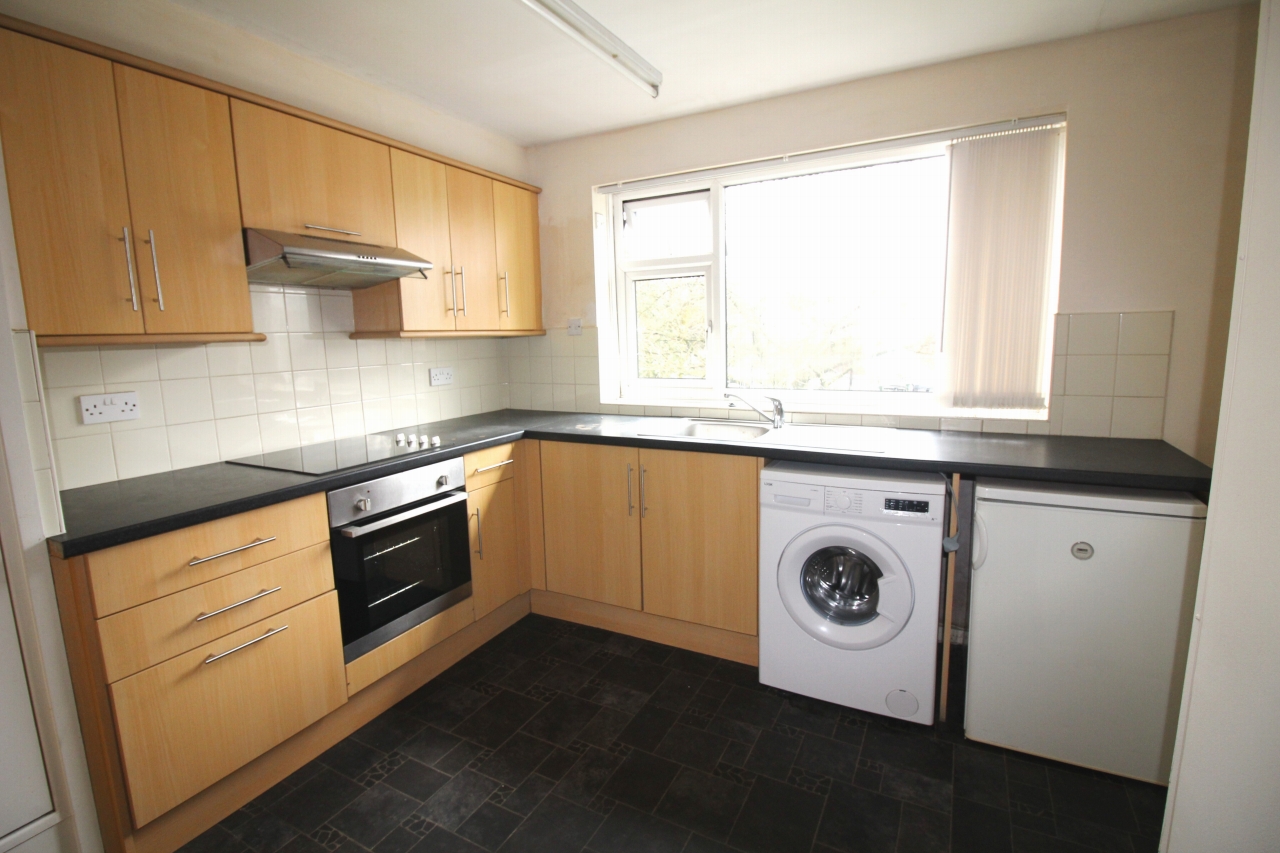2 bedroom second floor apartment SSTC in Solihull - Photograph 2.