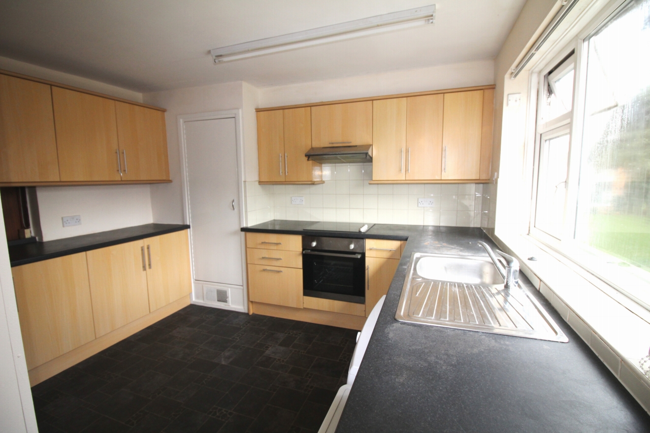 2 bedroom second floor apartment SSTC in Solihull - Photograph 3.