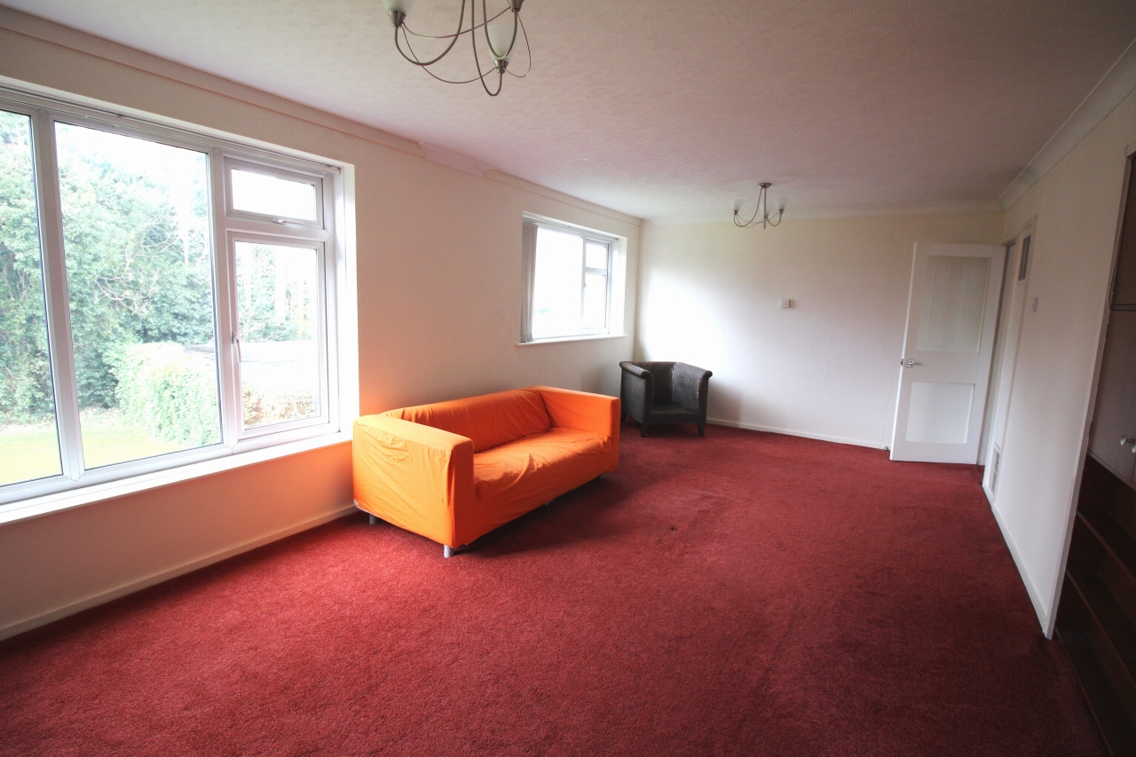 2 bedroom second floor apartment SSTC in Solihull - Photograph 5.