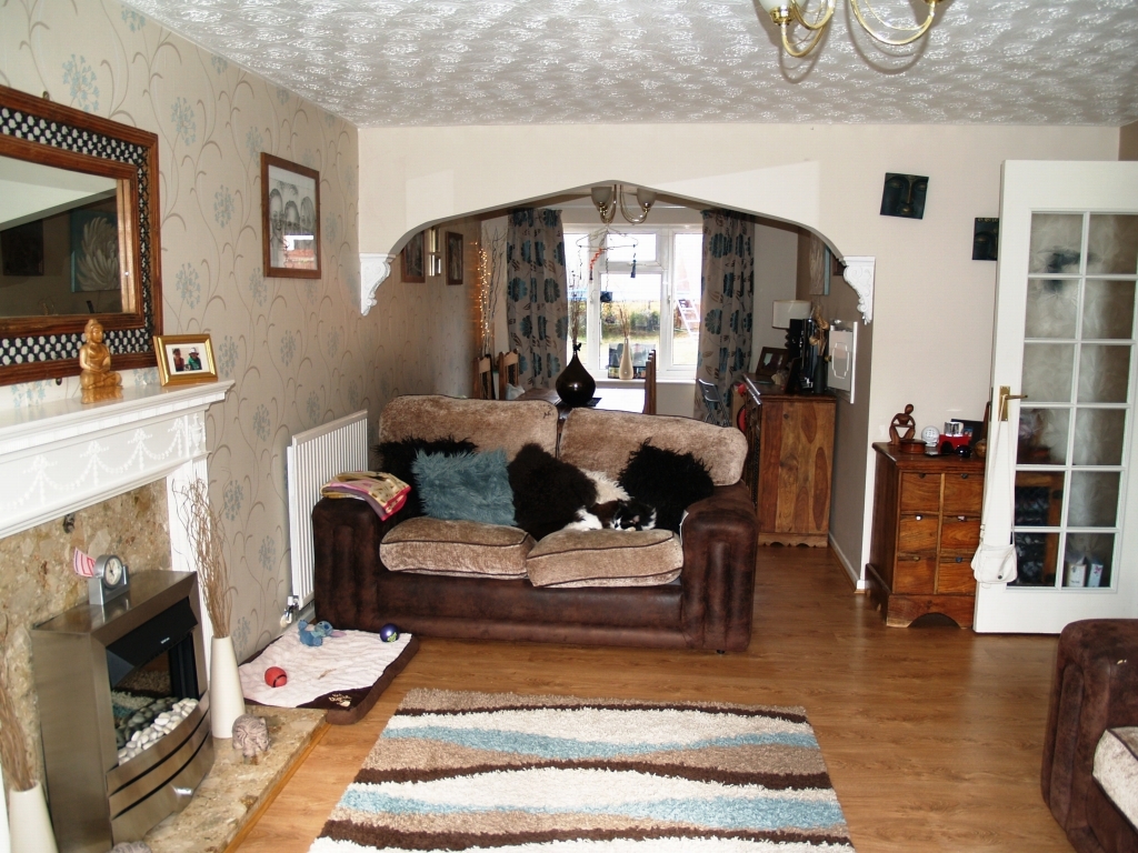 3 bedroom detached house Sold in Birmingham - photograph 2.