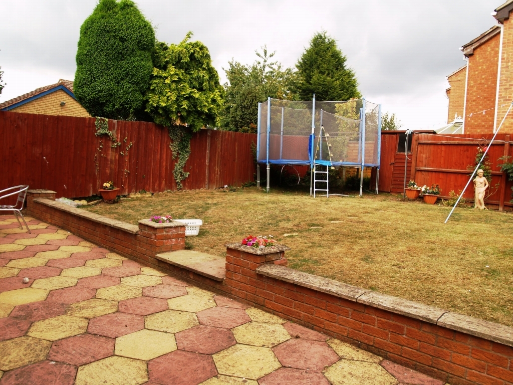 3 bedroom detached house Sold in Birmingham - photograph 6.
