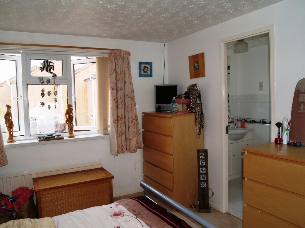 3 bedroom detached house Sold in Birmingham - photograph 8.