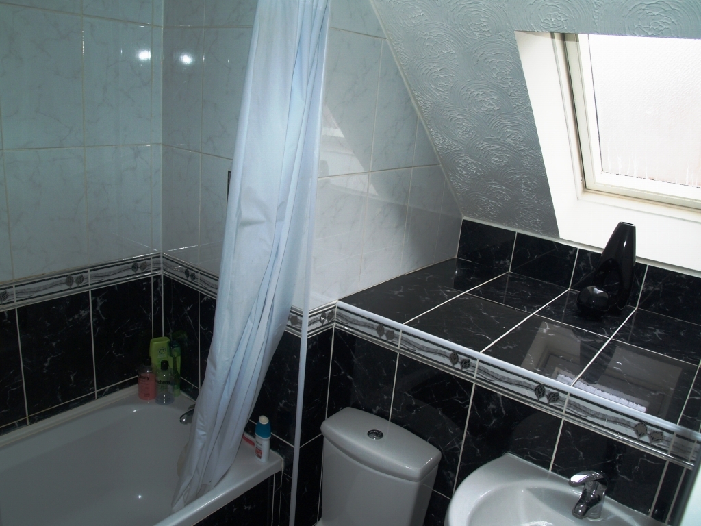 3 bedroom detached house Sold in Birmingham - photograph 10.