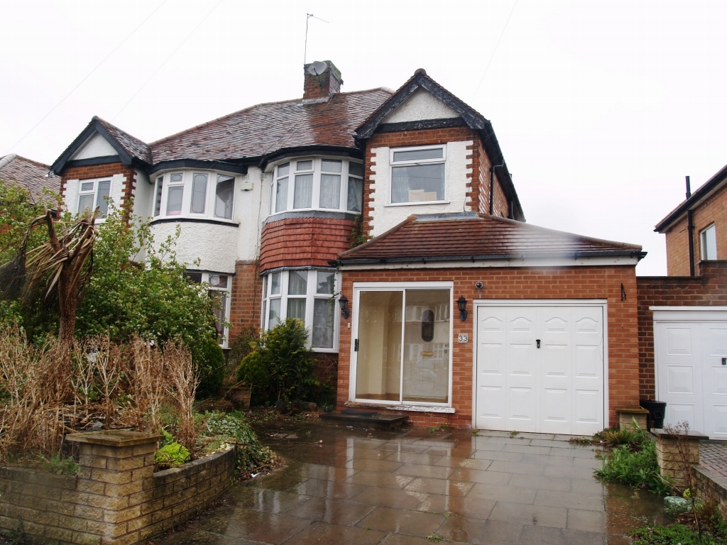 4 bedroom house SSTC in Solihull - Main Image.
