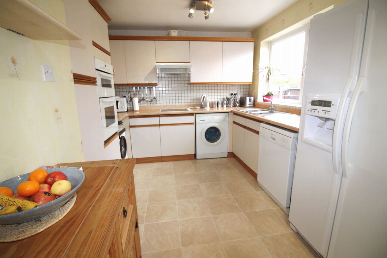 5 bedroom semi detached house SSTC in Birmingham - photograph 6.