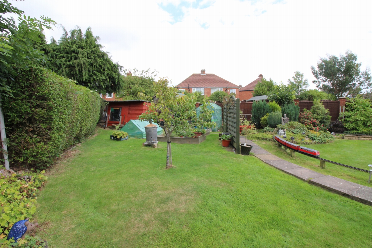 5 bedroom semi detached house SSTC in Birmingham - photograph 16.