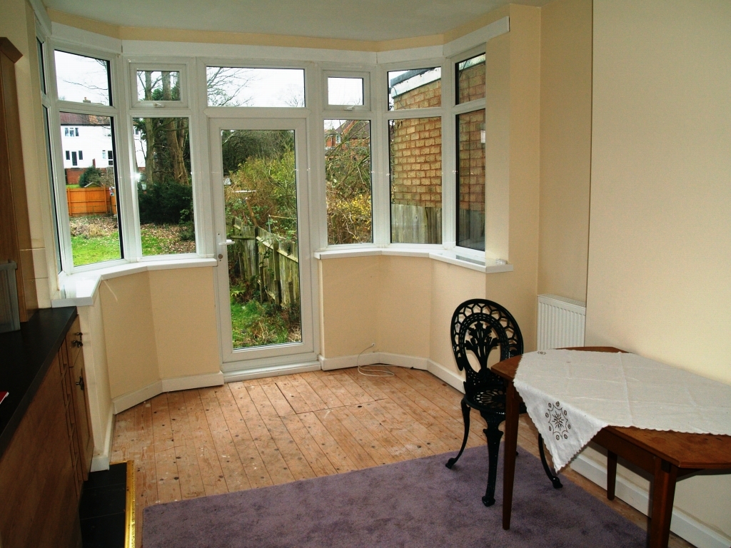 4 bedroom semi detached house Sold in Birmingham - photograph 3.