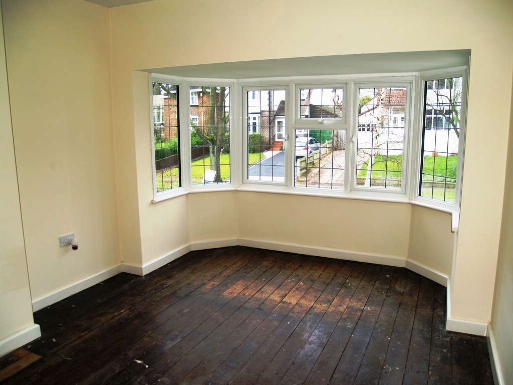 4 bedroom semi detached house Sold in Birmingham - photograph 8.