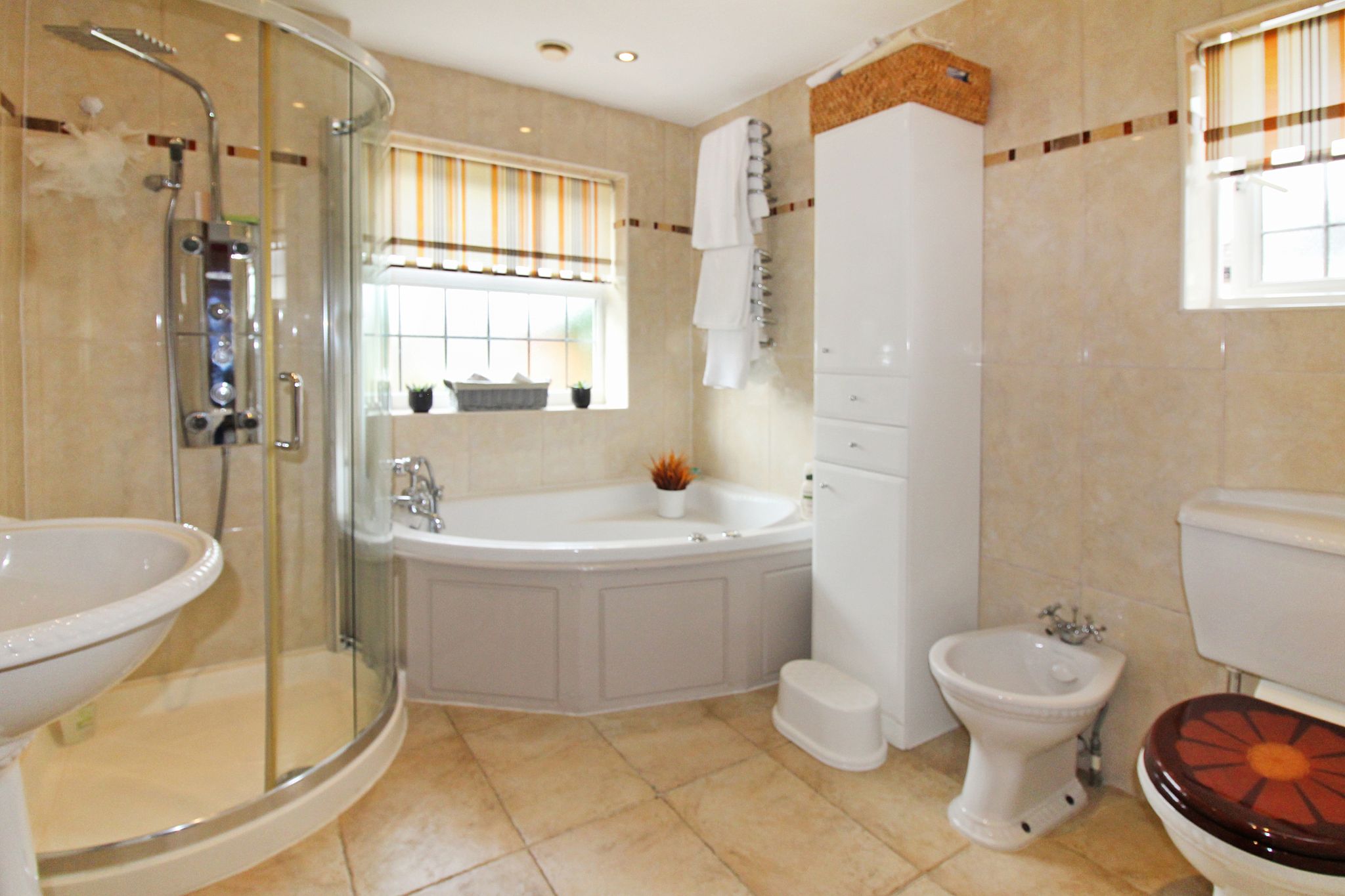 3 bedroom detached house SSTC in Solihull - Photograph 10.