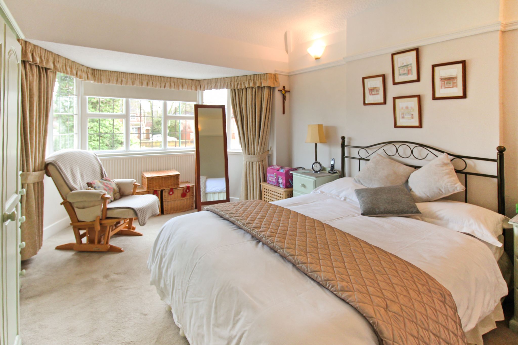 3 bedroom detached house SSTC in Solihull - Photograph 9.