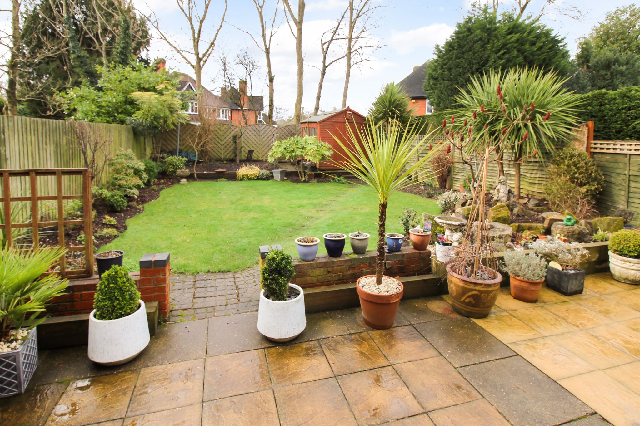 3 bedroom detached house SSTC in Solihull - Photograph 6.